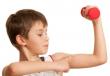 Эффективные упражнения с гантелями для детей Упражнения для рук с гантелями для мальчиков